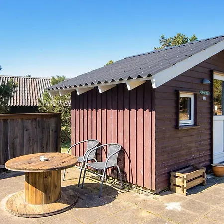 Three-bedroom In 8 Ferienhaus